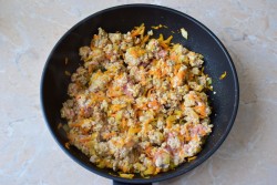 рис с морковкой и фаршем. ris s farshem i tomatnoi pastoi na skovorode 1620626021 14 min. рис с морковкой и фаршем фото. рис с морковкой и фаршем-ris s farshem i tomatnoi pastoi na skovorode 1620626021 14 min. картинка рис с морковкой и фаршем. картинка ris s farshem i tomatnoi pastoi na skovorode 1620626021 14 min. Наивкуснейший, из простых продуктов, легкий, на каждый день! Рис с фаршем и томатной пастой готовится на сковороде с предварительной варкой риса. Получается очень богатое вкусами, но при этом в меру бюджетное блюдо, которое можно подавать и на обед, и на ужин. И его можно изменять, добавляя другие продукты!