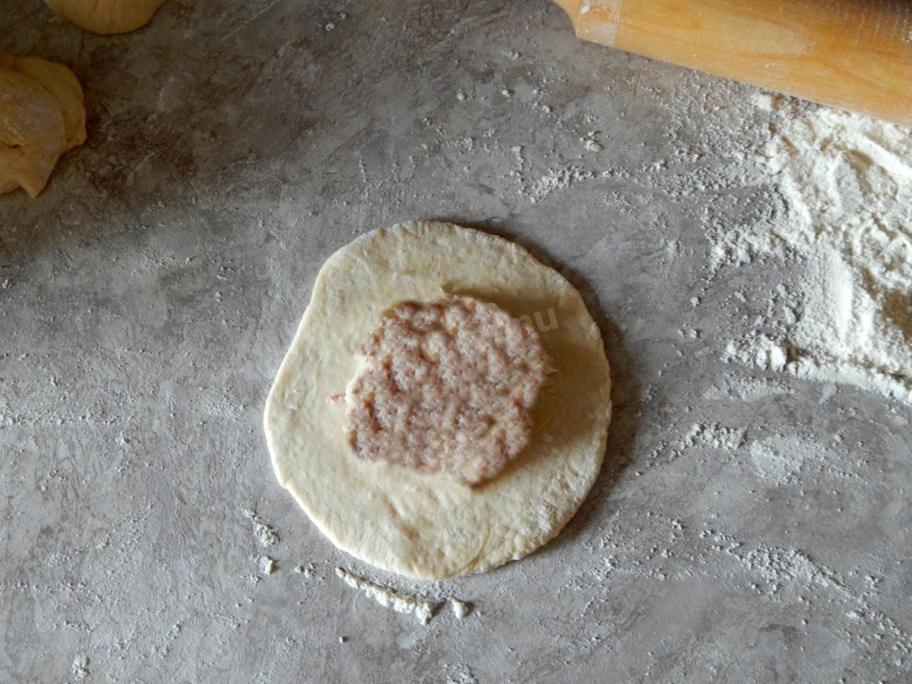 Тесто на кефире для беляшей на сковороде без дрожжей