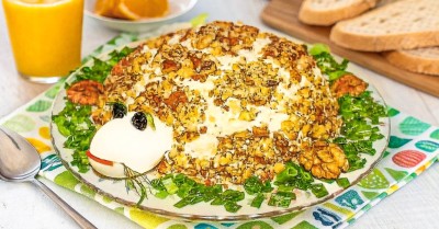 Салат Черепаха с курицей грецкими орехами и яблоками