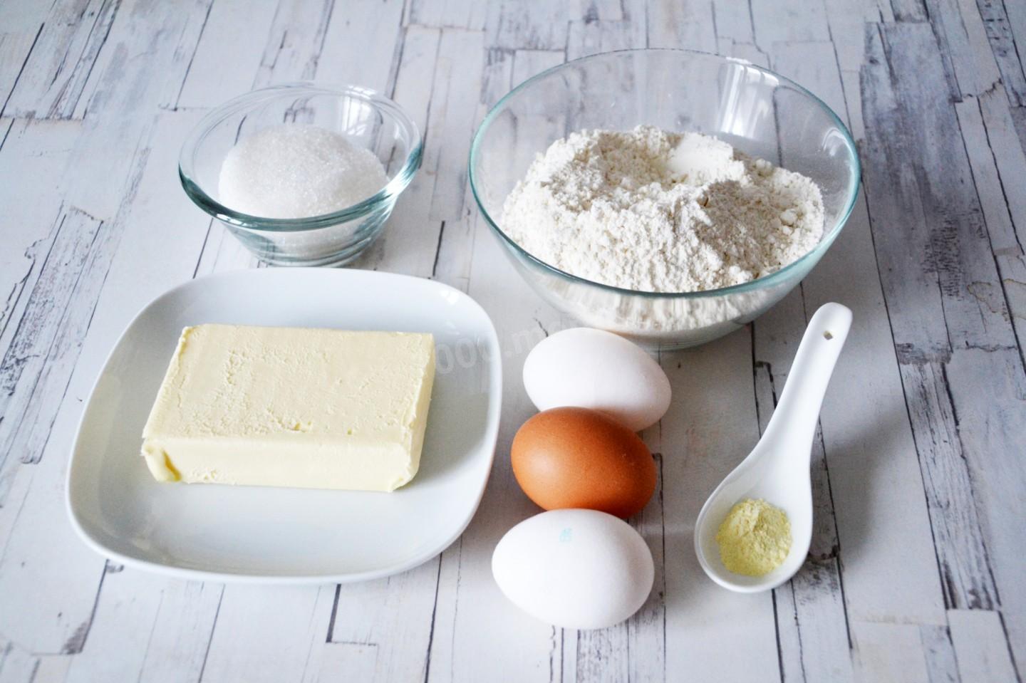 Тесто из сахара и яиц. Ингредиенты для песочного теста. Сливочное масло и мука. Продукты для приготовления песочного теста. Мука и яйца.