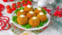 Закуска новорічні кулі з індичкою та грибами