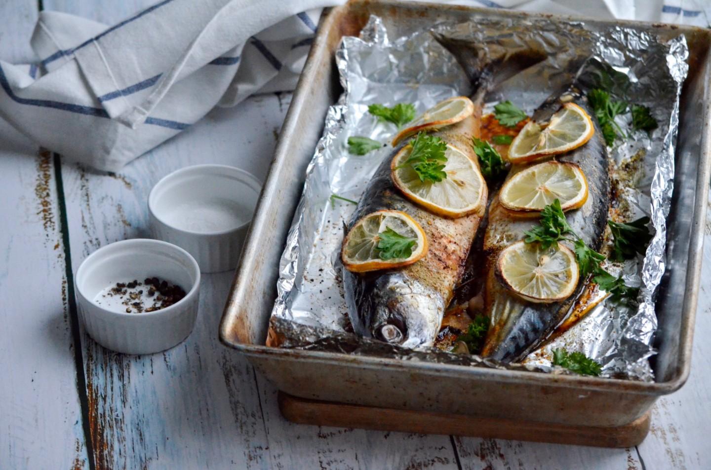 Рецепт рыбы в духовке в фольге: простой способ готовить свежую рыбу