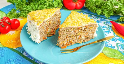 Печеночный торт с морковью и луком из печени