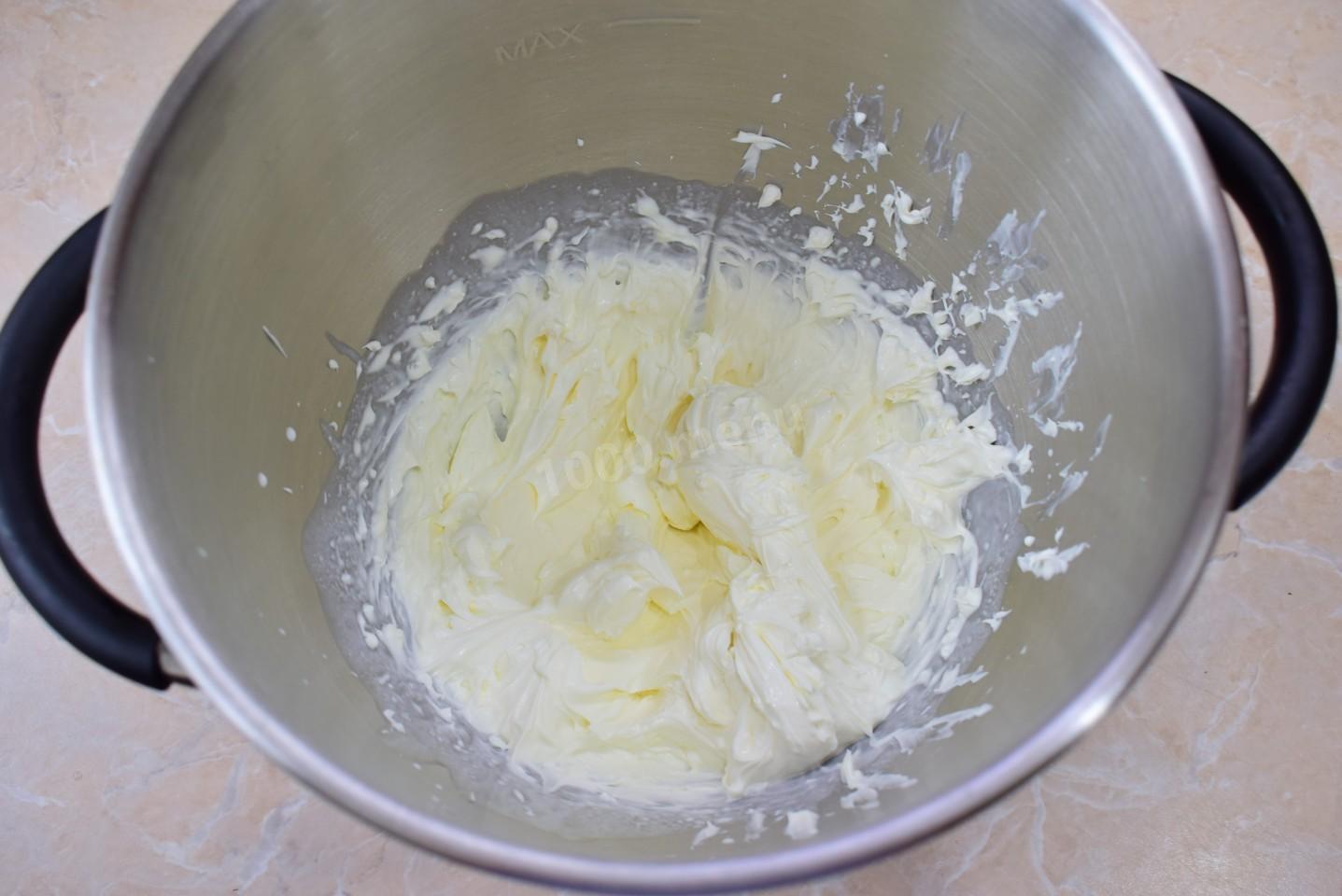 Эскимо с творожным сыром. Масса для творожной запеканки должна быть жидкая. Манный крем не взбивается. Рецепты с жирными сливками.