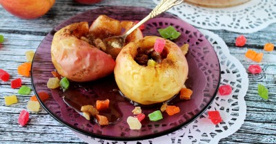Яблоки запеченные с медом, корицей и орехами в микроволновке