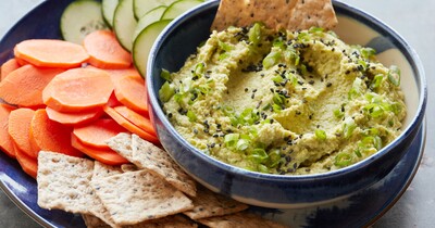 Хумус с соевым соусом и васаби