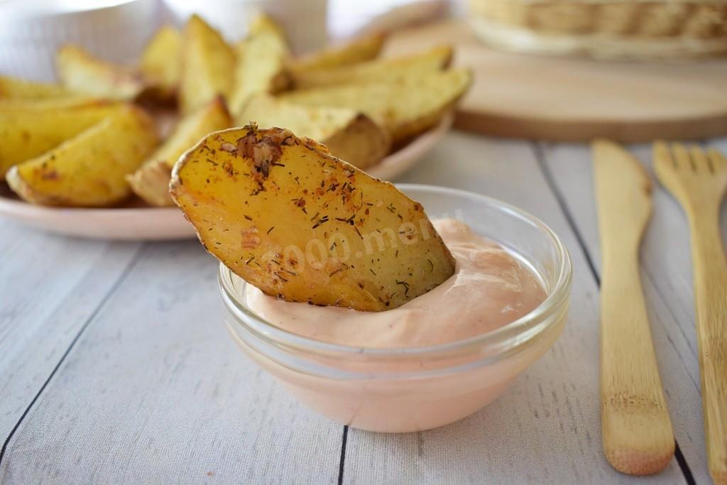 Картошка по деревенски в духовке в кожуре. Картофель запеченный в кожуре скумбрия.