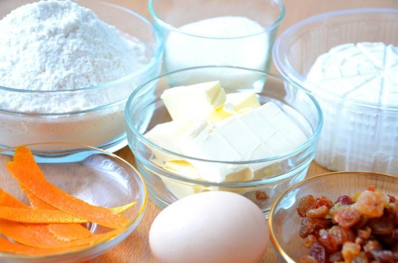 Можно ли белкам сахар. Яйцо с мукой и сыром. Молоко мука сыр. Сахар в сыре. Вкусняшка из белков яиц и сахара сырой.