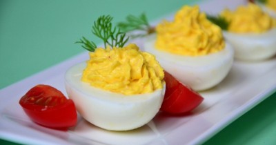  Закуска яйца фаршированные зеленью с твердым сыром - пошаговый рецепт приготовления с фото  
