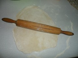 Пельмени с креветкой рецепт. pelmeni s krevetkami i syrom 1406318067 fe 3 min. Пельмени с креветкой рецепт фото. Пельмени с креветкой рецепт-pelmeni s krevetkami i syrom 1406318067 fe 3 min. картинка Пельмени с креветкой рецепт. картинка pelmeni s krevetkami i syrom 1406318067 fe 3 min. Конечно же, в любом магазине города можно купить пельмени, но таких вы точно не найдете на прилавках. Оригинальная начинка этого блюда делает его вкус неповторимым, экзотическим и волшебным.
