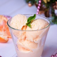 Мандарины и яблоки рецепт. mandarinovoe morojennoe 1420333722 0 min. Мандарины и яблоки рецепт фото. Мандарины и яблоки рецепт-mandarinovoe morojennoe 1420333722 0 min. картинка Мандарины и яблоки рецепт. картинка mandarinovoe morojennoe 1420333722 0 min. Любите мандарины? Я их просто обожаю! И сегодня предлагаю всем фанатам этого цитрусового приготовить удивительную шарлотку. Да, да, из мандаринов в сочетании с разными добавками – яблоками, шоколадом и бананами.
