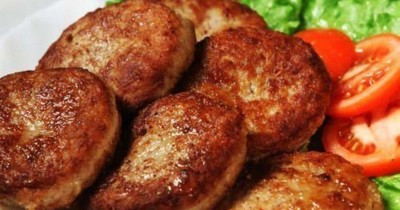 Котлетки из куриного фарша с манной крупой и картошкой