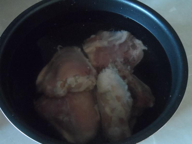 Печень куриная сколько варить после закипания. Посему куриные бедра розовые после варки.