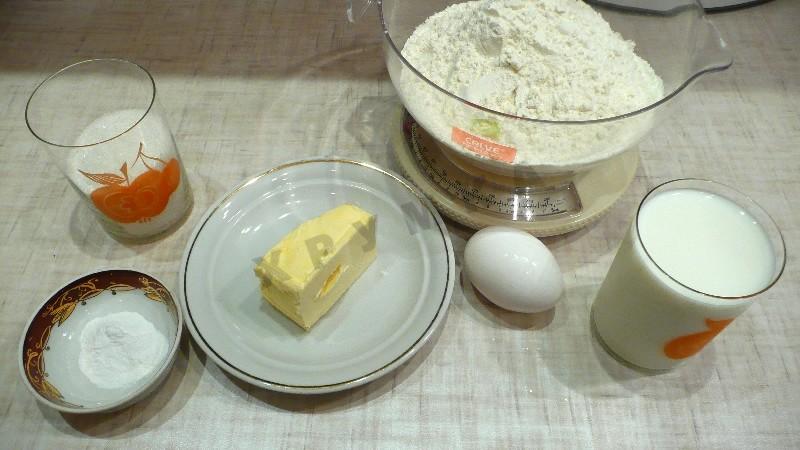 Молоко сливочное масло разрыхлитель. Десерт из яиц молока и муки. Десерт из яиц и сахара и муки. Десерт из муки сахара и масла. Мука яйцо сливки.