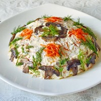 Салат: корейская морковка курица грибы