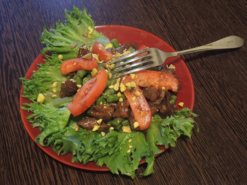 Теплый салат с говядиной и овощами: рецепт с фото