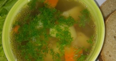 Суп из куриных сердечек и желудков с гречкой