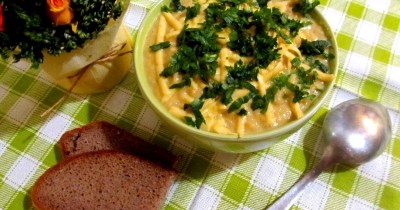 Крем суп из цветной капусты с курицей и плавленым сыром