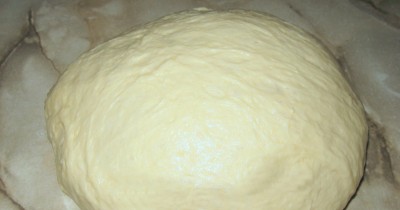 Дрожжевое тесто на сыворотке для пирогов и пирожков