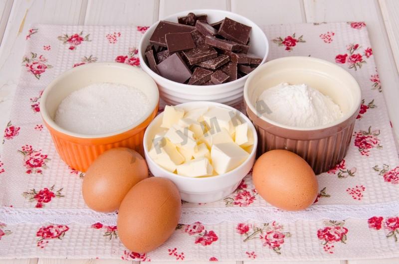 Яйцо масло сливочное сахар мука рецепт. Масло сливочное шоколадное. Яйца масло мука сахар. Яйца сахар шоколад. Сладости из муки и яиц и сахара.