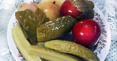 Рецепт хрустящих малосольных огурцов и хрустящих малосольных огурцов на зиму — 10 самых вкусных и очень простых рецептов в банках с пошаговыми фото