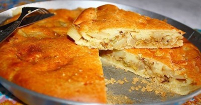 Пирог с капустой и картошкой в духовке заливной на кефире