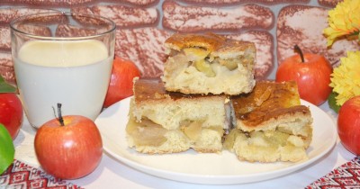 Воздушный пирог с начинкой яблоками