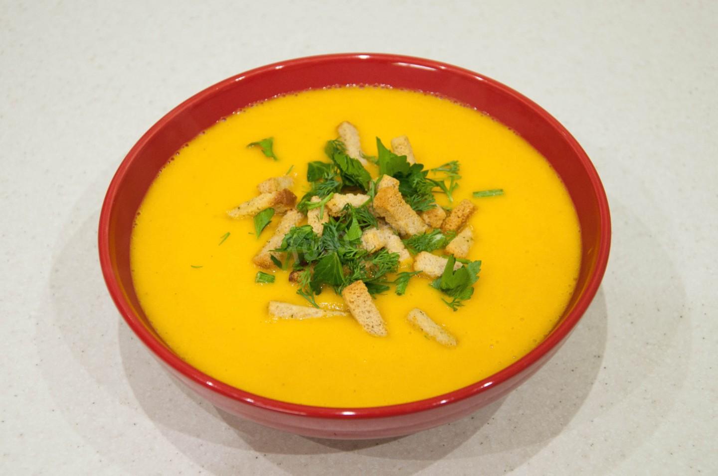 Постный суп с овощами. Суп пюре. Овощной суп пюре. Суп пюре из моркови. Суп пюре постный.