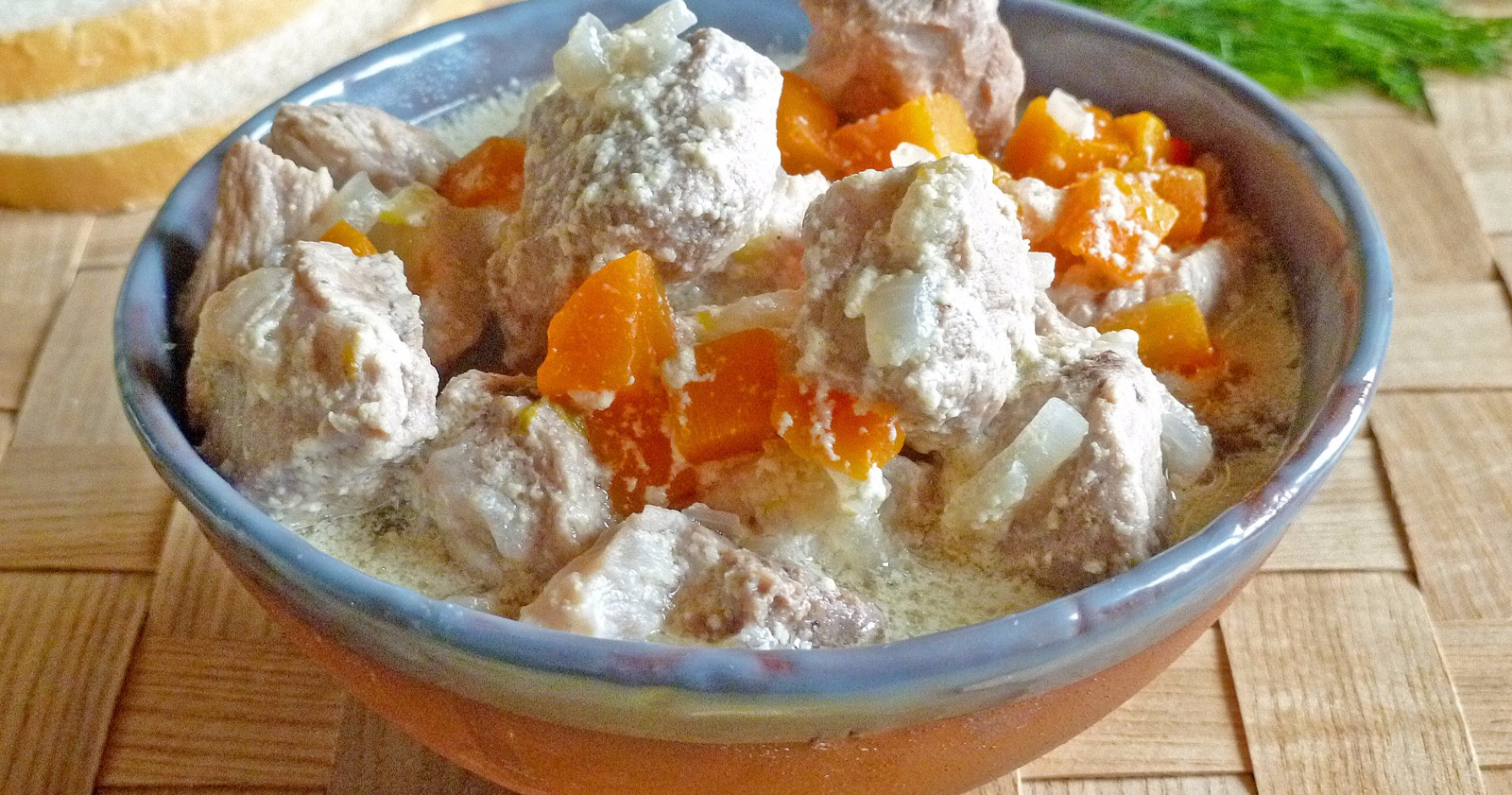 Вкусное и простое второе блюдо – тушеная капуста с тушенкой новые фото Вкусное и простое второе блюдо – тушеная капуста с тушенкой новейшие фото