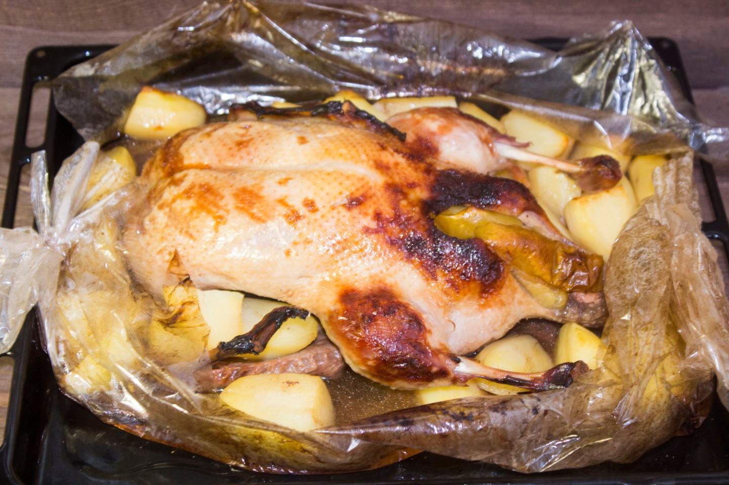 Индоутка в духовке рецепт с фото в рукаве с картошкой в духовке рецепт с фото