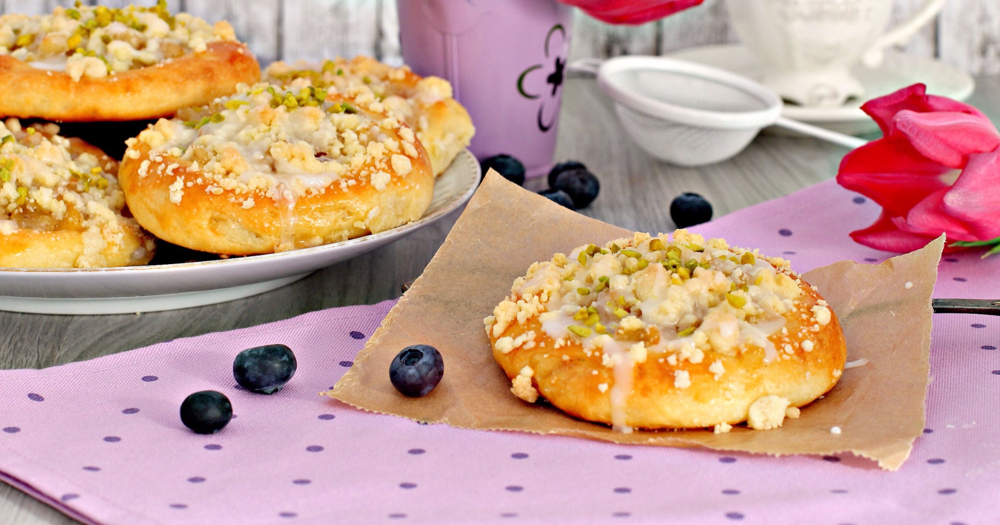 Ватрушка с яблочной начинкой