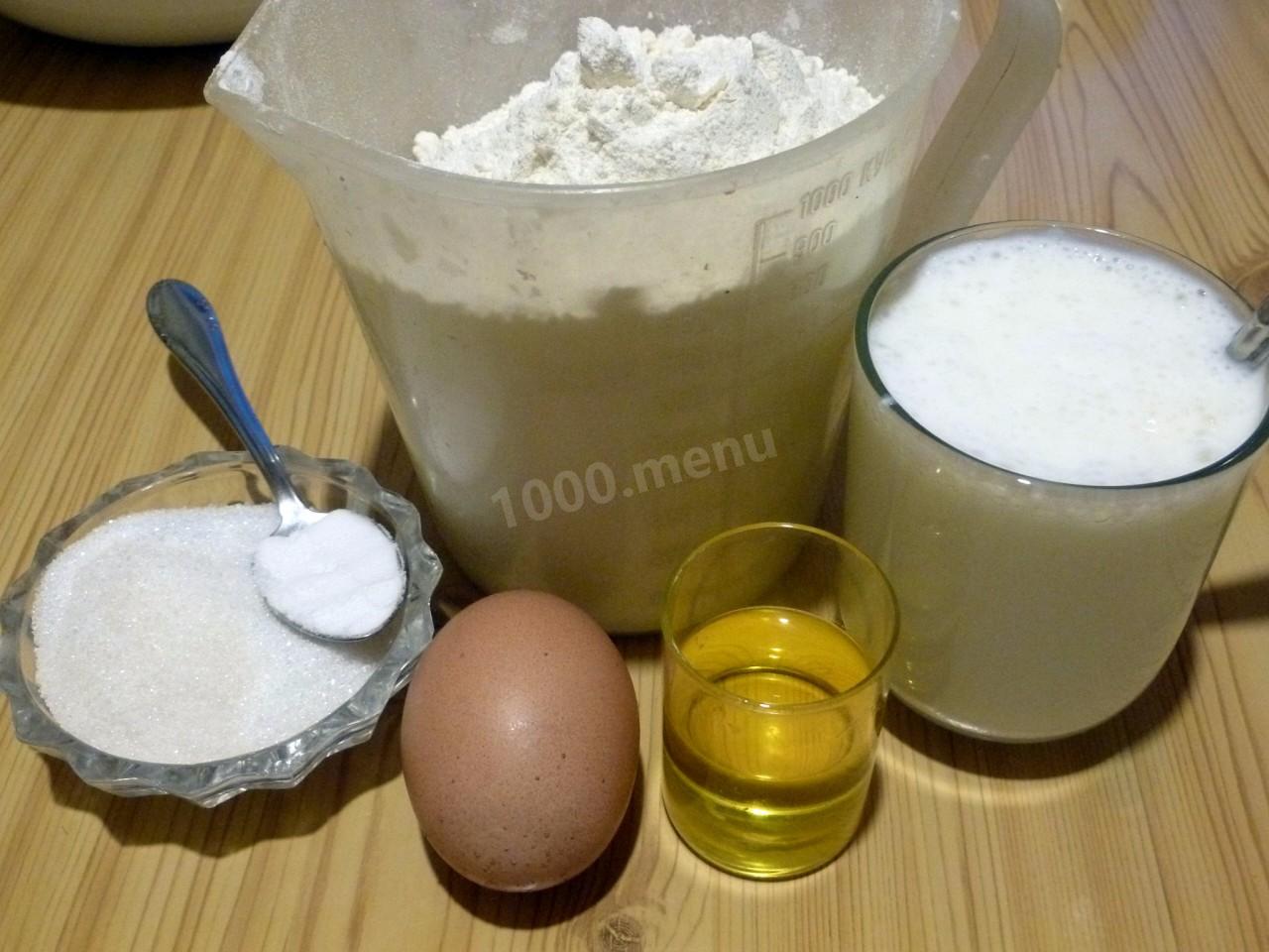 Рецепт яйца кефир сахар. Кефир яйца мука. Кефир с яйцом. Кефир с растительным маслом. Кефир яйца мука растительным маслом.