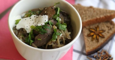 Куриная печень с луком в мультиварке