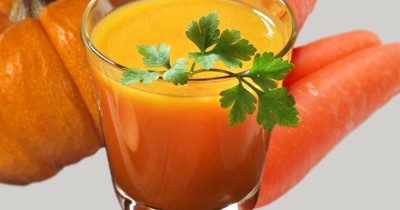 тыквенный сок на зиму с курагой и морковью