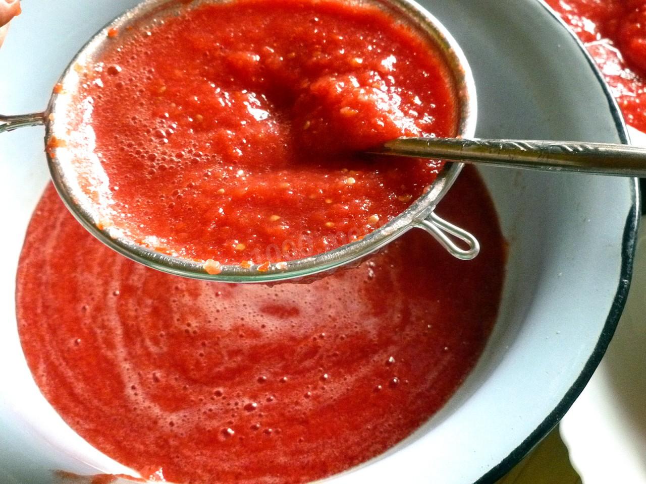Приготовление томатного сока на зиму. Томатный сок домашний. Томатный сок на зиму. Сок из помидор. Томатный сок из помидор.