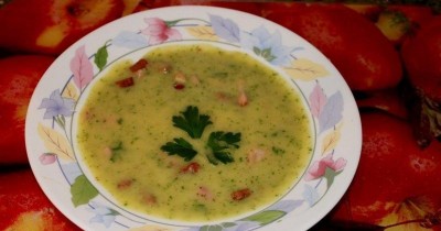 Гороховый суп с беконом и ветчиной