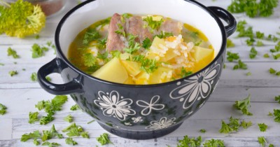 Суп с рисом и ребрышками в мультиварке