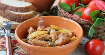 Азу из говядины с картошкой в мультиварке