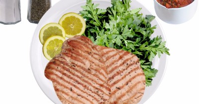 Свиной стейк под сливочным соусом