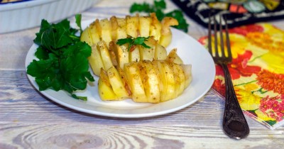Картошка гармошка с салом в духовке
