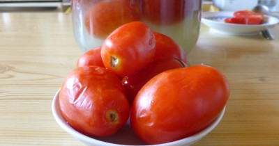 Быстрые квашеные помидоры