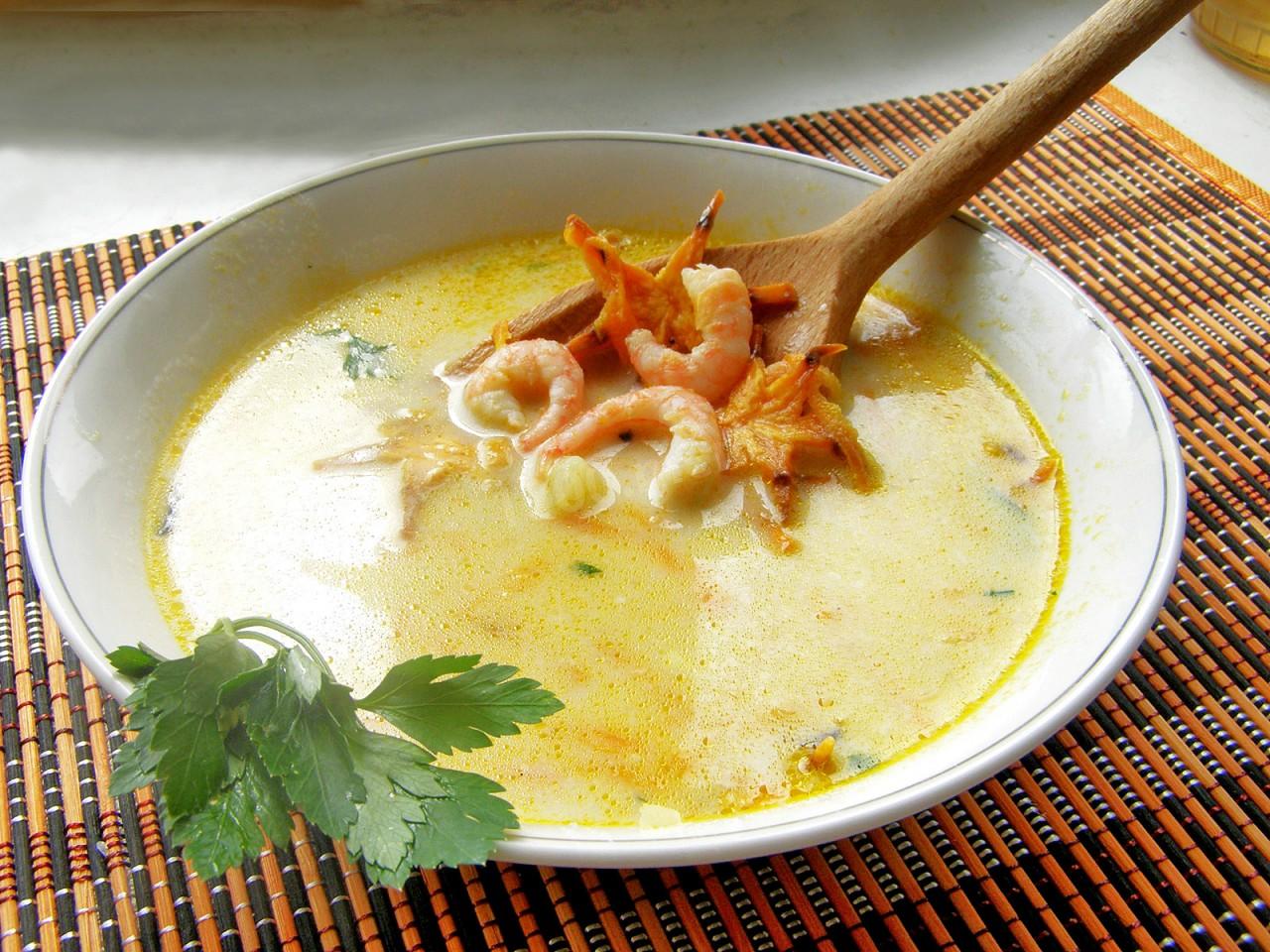 Сырный суп с креветками – идеальное блюдо дня