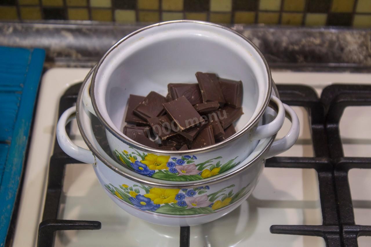 Растопить шоколад на бане. Паровая баня для шоколада. Водяная баня для шоколада. Посуда для растопки шоколада. Кастрюля для водяной бани.
