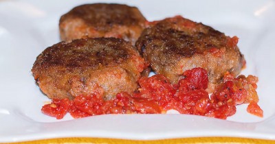 Постные гречневые тефтели в томатном соусе