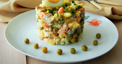 Оливье с говядиной салат