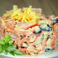 Салат с корейской морковью и ветчиной