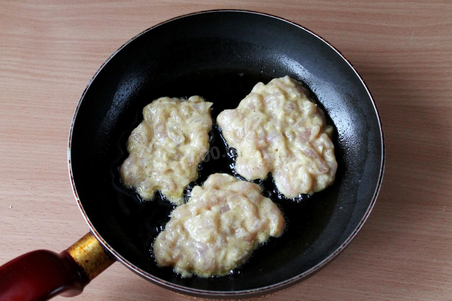 Куриные растрепки из грудки пошаговый рецепт на сковороде с фото простые и вкусные