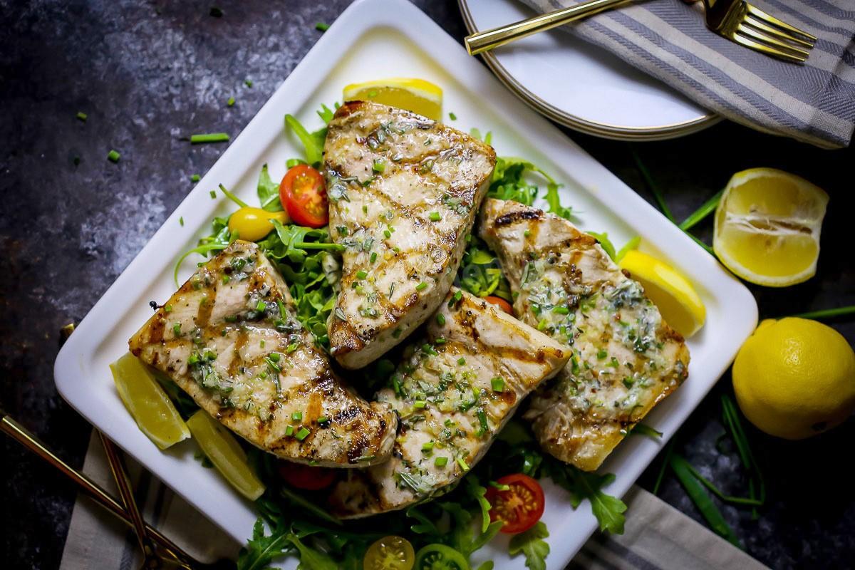 Рыба-гриль с зеленым маслом – рыбные рецепты