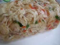 Курица в полторашке рецепт. kurinyi rulet v butylke 1530959476 14 min. Курица в полторашке рецепт фото. Курица в полторашке рецепт-kurinyi rulet v butylke 1530959476 14 min. картинка Курица в полторашке рецепт. картинка kurinyi rulet v butylke 1530959476 14 min. Что может быть вкуснее домашней ветчины? Качественное мясо без усилителей вкуса, красителей и подсластителей. Никаких секретов и минимум калорий: вы точно знаете из чего она сделано!