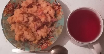 Гороховая каша с колбасой